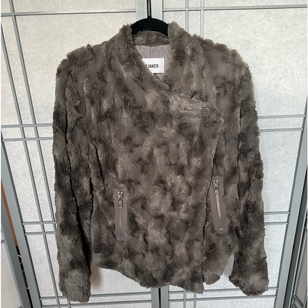 BB Dakota Faux Fur Jacket - Large
